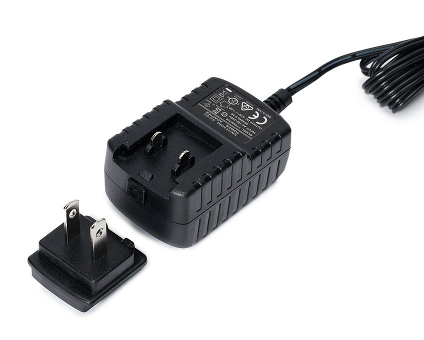 Universal plug adapter 5.0 v  - Black